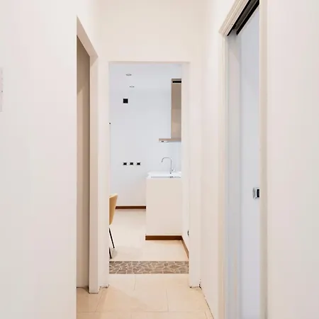 Relstay - Montenapoleone Apartment *