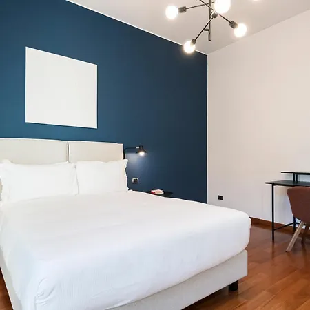 Apartment Relstay - Montenapoleone Milan