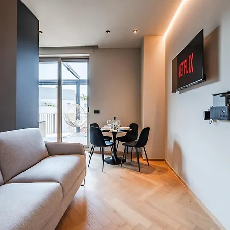 Terrazza Con Jacuzzi E Vista Iconica Sul Duomo *