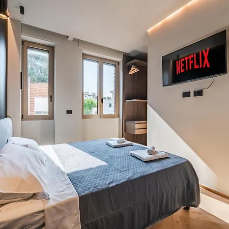 Appartement Terrazza Con Jacuzzi E Vista Iconica Sul Duomo Milaan