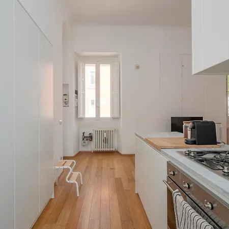 Apartment Xenia - Attic In Chinatown *