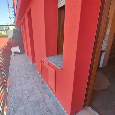 Porta Romana - Lattuada 2 Broom Next To Metro * ميلان