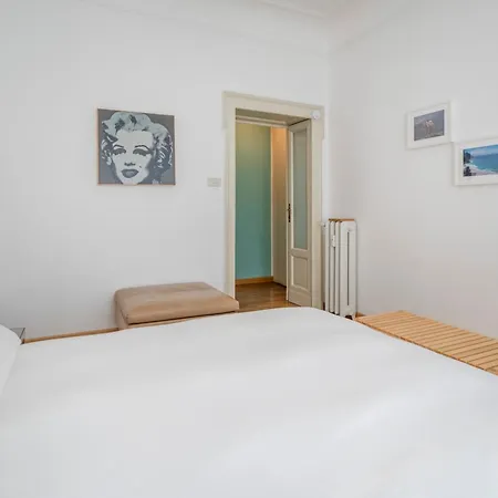 Private And Bathroom Porta Venezia ゲストハウス