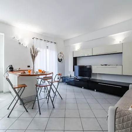 Daire Nuovissima Dimora Con Terrazzino Milano