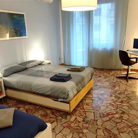 2 Minimal Δωμάτια σε οικογενειακή κατοικία