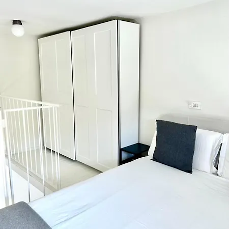 Vercelli-solari, Design District, Metro M1 8min A Piedi