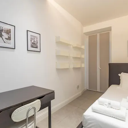 Xenia - Modern Three-room In Moscova Area * Milán