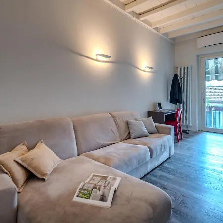 Apartment Duomo-navigli - Elegante In Centro Storico