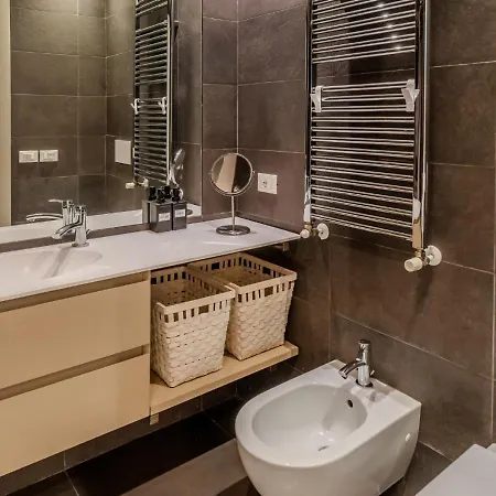 Duomo-navigli - Elegante In Centro Storico Апартаменты *