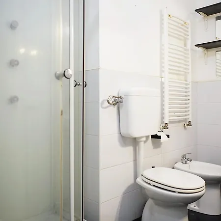 Bilocale Zona 200metri Da Stazione *