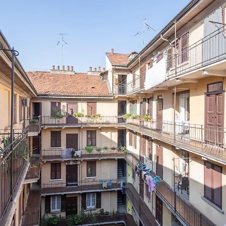 Bessy House, Near Fondazione Prada