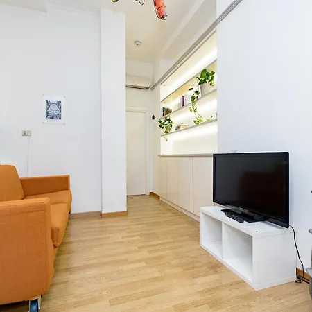 Minimal Near Bocconi Appartement *