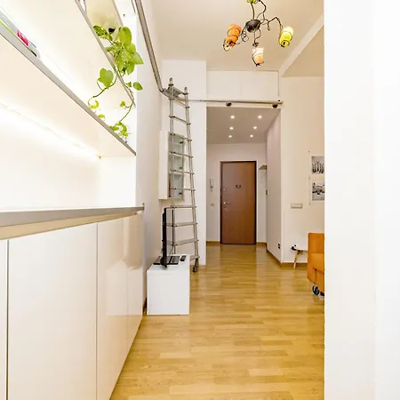 Minimal Near Bocconi דירה *