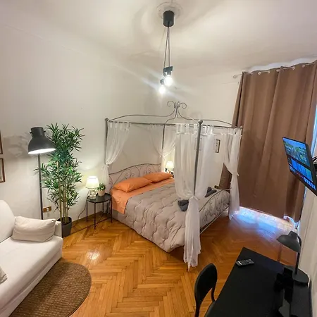 Dea Dreams - Old Style Apartment Milan