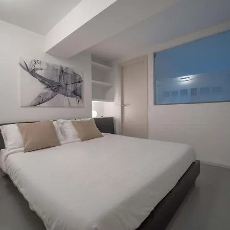 Marla Brera Center Apartment *