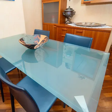 Penthouse Isola, A Few Steps From Offices Cortina 26 Apartman