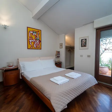 Penthouse Isola, A Few Steps From Offices Cortina 26 *