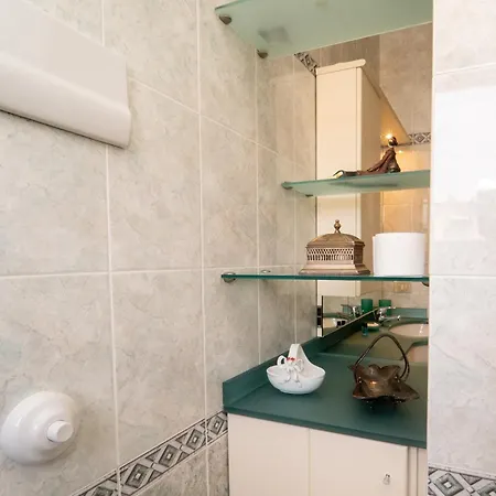 Apartman Penthouse Isola, A Few Steps From Offices Cortina 26 *