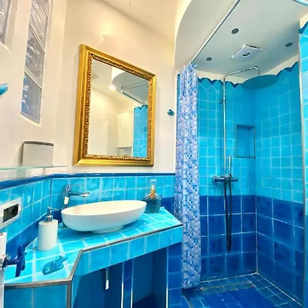 Bocconi Home, Moderna Ed Elegante, Spazioso E Luminoso, Con Due E Due Bagni * Milano