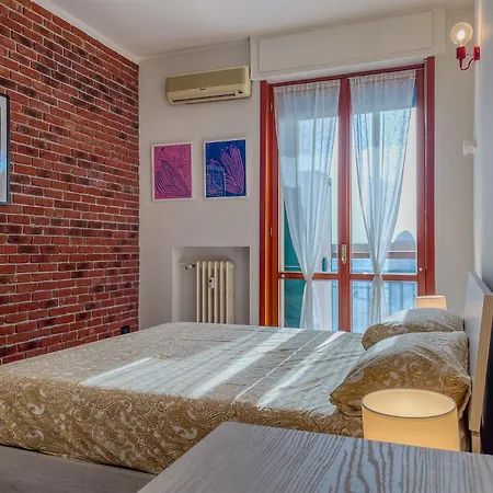 Prada-duomo Luminoso Trilocale Apartment