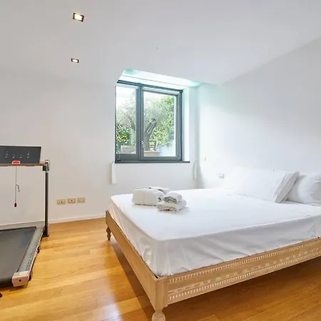 Ampia Casa Indipendente Con Giardino Privato