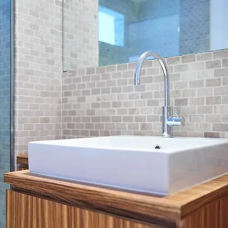 Ampia Casa Indipendente Con Giardino Privato