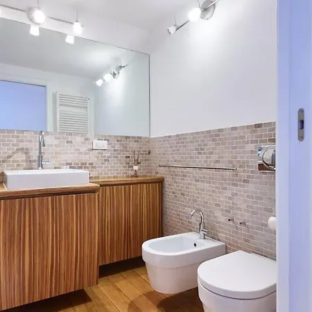 Ampia Casa Indipendente Con Giardino Privato *