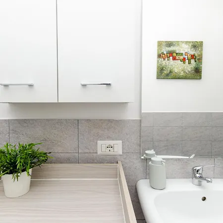 Appartamento Vivimihome - Crespi House A 3 Minuti Dalla Metro *