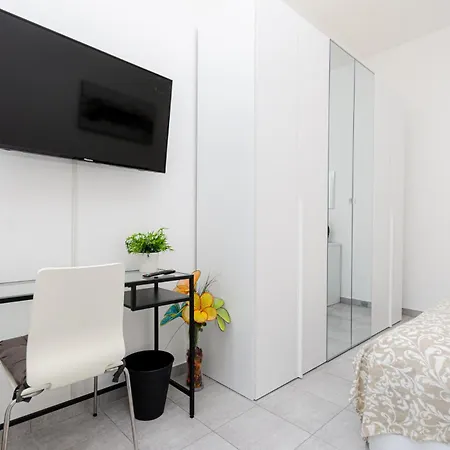 Apartamento Vivimihome - Crespi House A 3 Minuti Dalla Metro *
