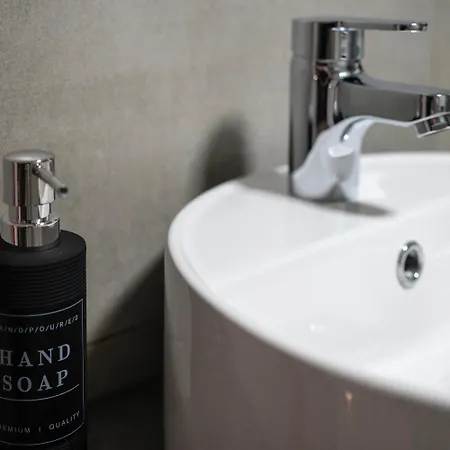 The Cozy Corner - Feel At - M3 Maciachini