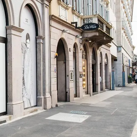 Manzoni 44 * Milano
