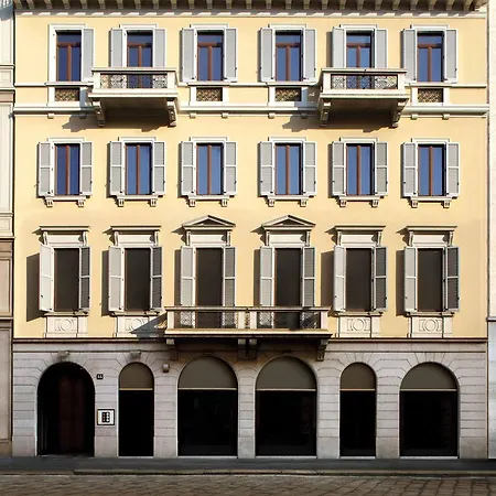 Manzoni 44 * Milan