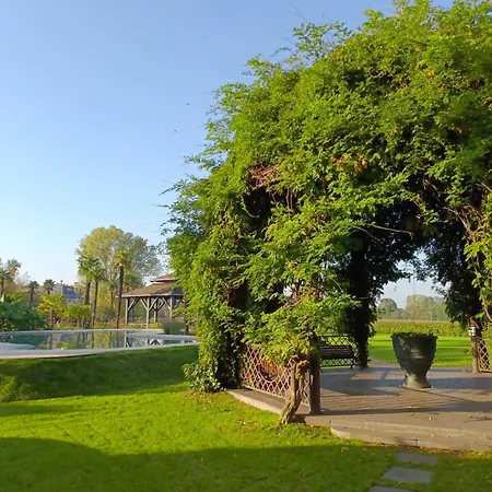 Hotel Royal Garden Milano 4*