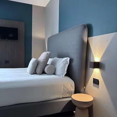 Av Hotell
