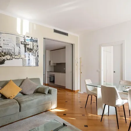 Apartment Heart San Sepolcro Duomo Milan