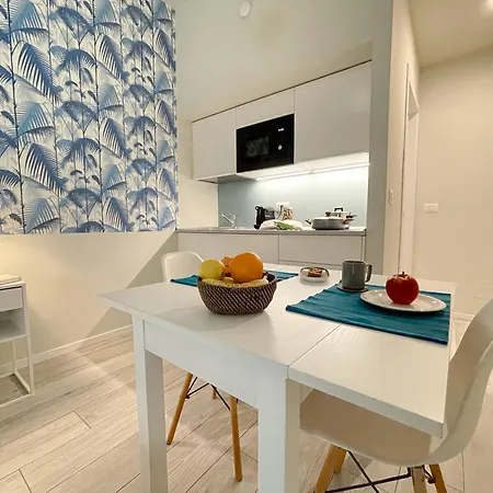 Daire Blue Palm Jungle Self Checkin Design