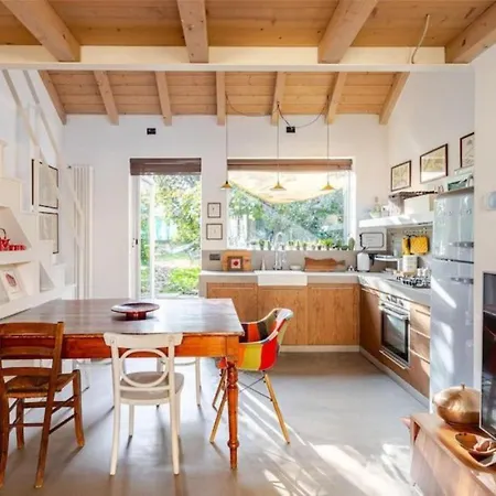 Apartment Tiny House On Water Surrounded By Greenery Milan
