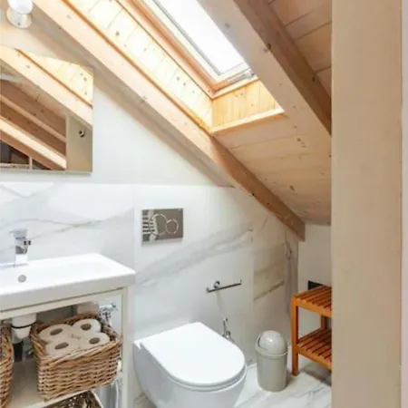 Tiny House On Water Surrounded By Greenery * Milan