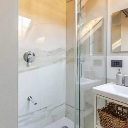 Apartman Tiny House On Water Surrounded By Greenery