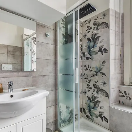 Apartment Brand New 4 Pax Wi-fi - Piazza Napoli *