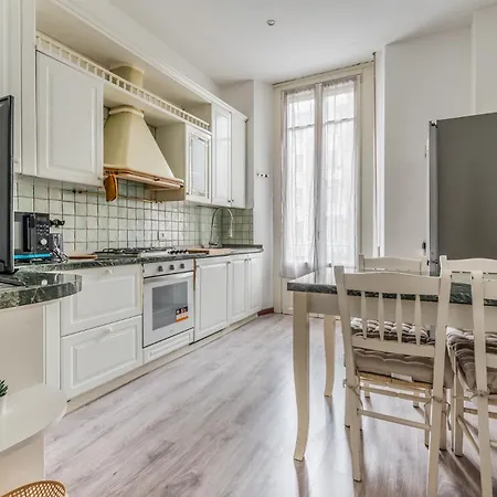Apartment Brand New 4 Pax Wi-fi - Piazza Napoli *