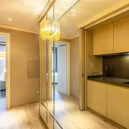 2 Floor Near Duomo Apartment