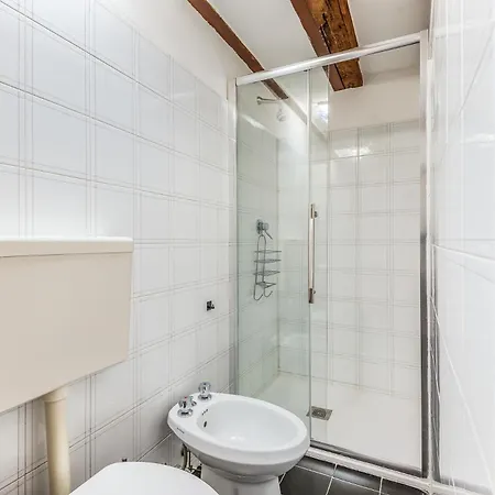 Brand New 3 Pax Wi-fi - Darsena Via Mortara Apartmán