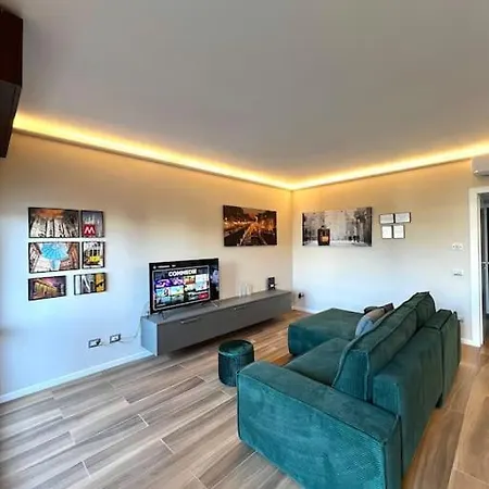 아파트 Stadio Fiera Ampio E Luminoso Con Balcone *