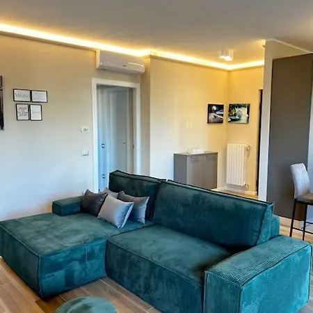 Stadio Fiera Ampio E Luminoso Con Balcone Lejlighed