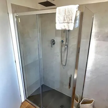 Stadio Fiera Ampio E Luminoso Con Balcone * 밀라노