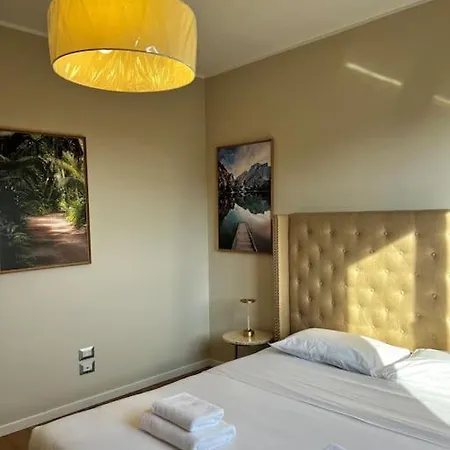 Stadio Fiera Ampio E Luminoso Con Balcone Lejlighed