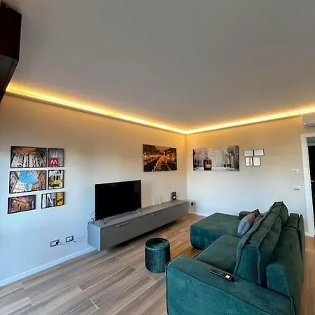 Stadio Fiera Ampio E Luminoso Con Balcone *