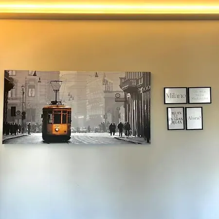 Stadio Fiera Ampio E Luminoso Con Balcone Milano