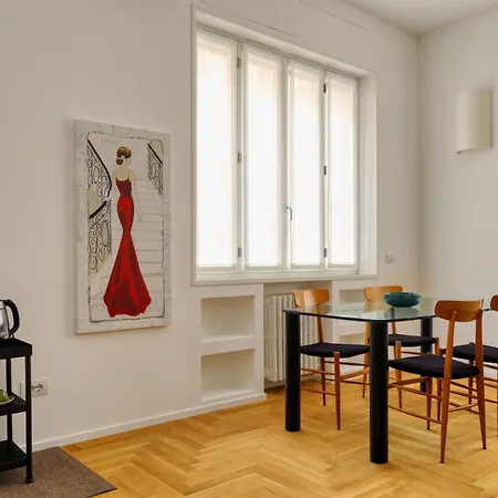 Just Urban - Bright And Beautiful - Corso Genova Apartment